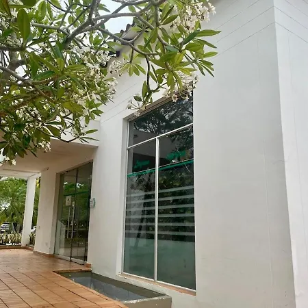 Laguna Club Inspirado En Country Club Cartagena