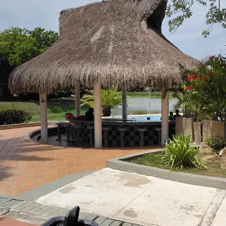 Apartamento Laguna Club Inspirado En Country Club Cartagena