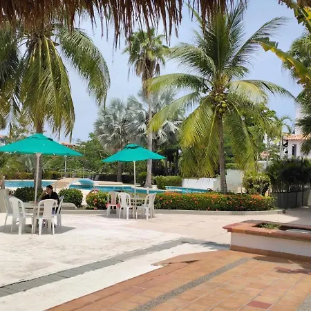 Laguna Club Inspirado En Country Club * Cartagena
